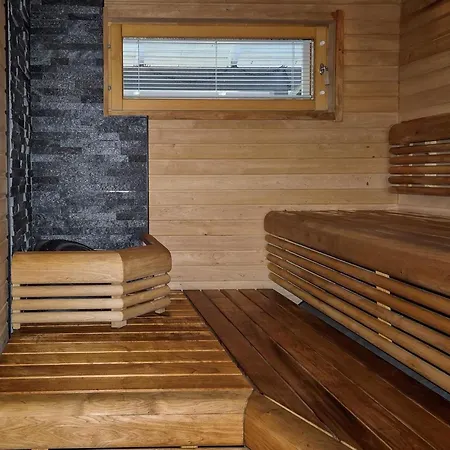 Holiday home Paeivaensaede 8 Lapinkulta By Interhome Akaslompolo
